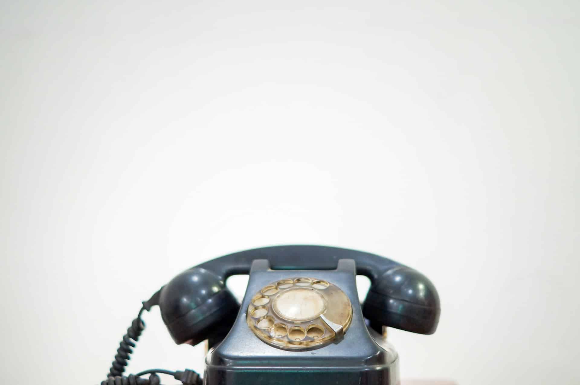Are Desk Phones Still a Player in Today’s Business Communication Game?